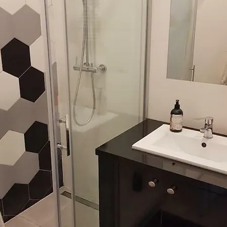 Komfortowy Apartament Z Ogrodkiem 5 Min. Od Rynku Apartament