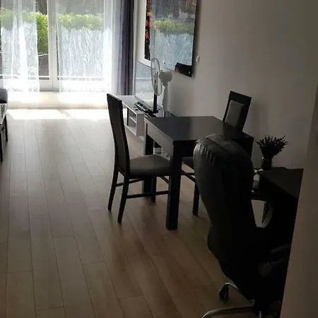 Komfortowy Apartament Z Ogrodkiem 5 Min. Od Rynku Apartament *